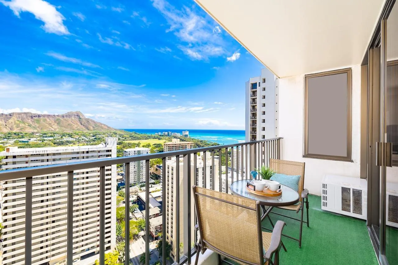 Waikiki Banyan Bliss, Ocean View & Walk To Beach Honolulu Appartement