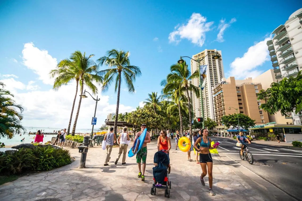 Waikiki Banyan Bliss, Ocean View & Walk To Beach Honolulu Apartment